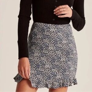 Abercrombie & Fitch Navy and Ivory Floral Skirt